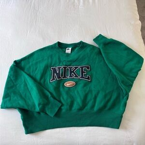 Nike Women’s Crewneck Sweater in Dark Kelly Green